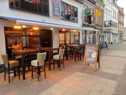 Tapas Bar - Friends - Kerkstraat 4 - Hellevoetsluis - Horecamakelaardij Knook en Verbaas - uitgelicht.jpg