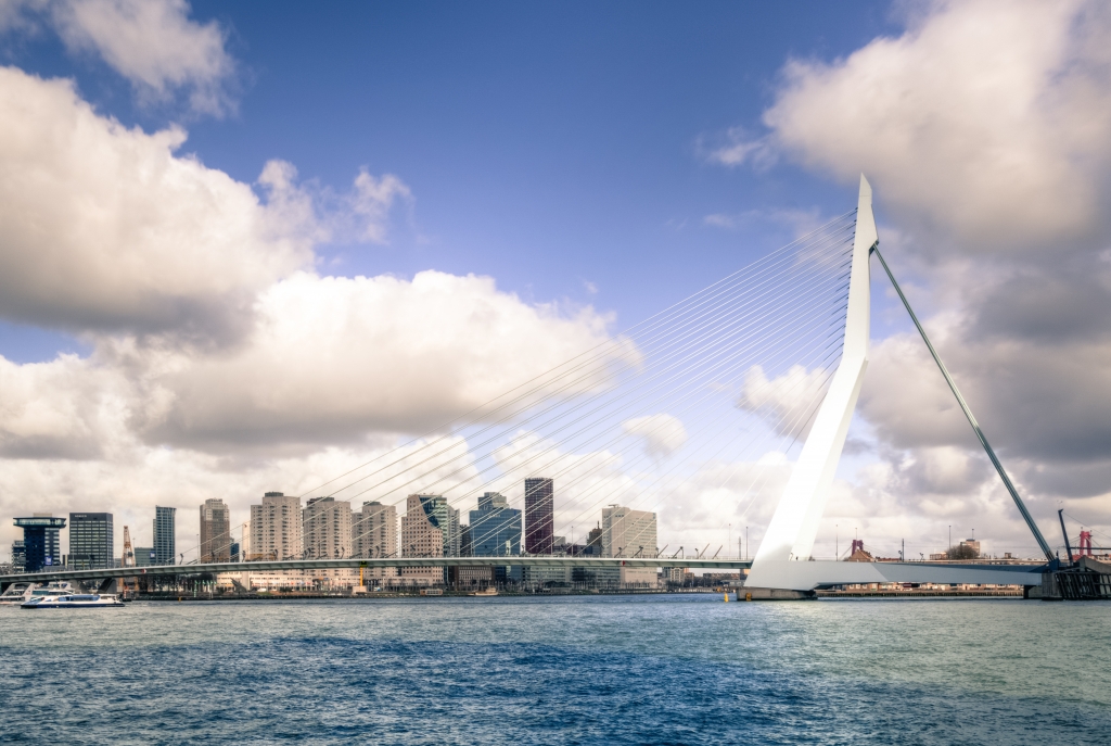 Rotterdam - Erasmusbrug.jpg