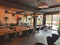 Café Restaurant Akcay - Struytse Hoeck 31 - Hellevoetsluis - Horecamakelaardij Knook en Verbaas - 5.jpg