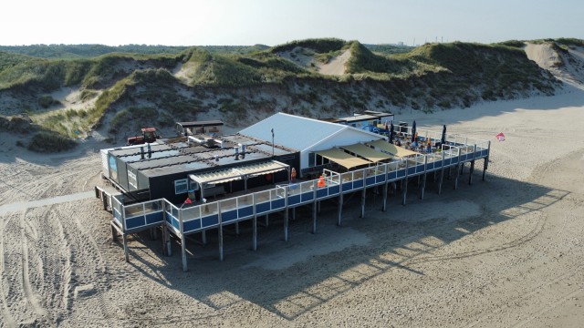 1-te-koop-strandpaviljoen-heemskerk.JPG