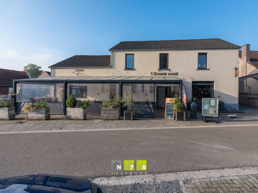 Horeca- onroerendgoed te koop in Lanaken, Limburg — Cafe / Restaurant + Terras bovenwoning Lanaken €649.000,-