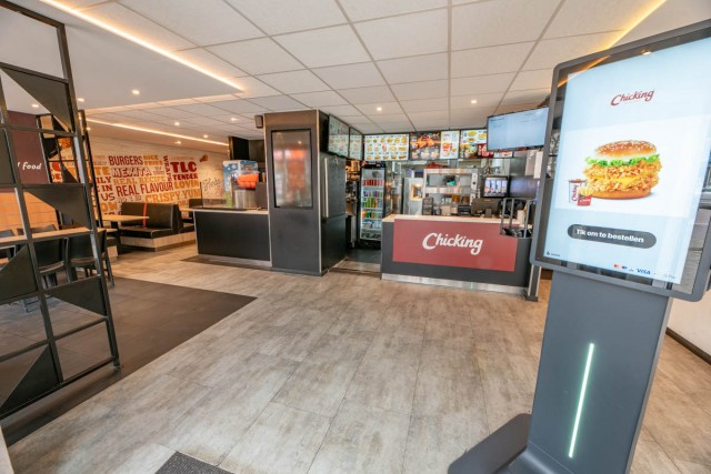 01 fastfoodzaak te koop aan de Zwart Janstraat te Rotterdam Noord - aangeboden door Tihm Horecamakelaar.jpg