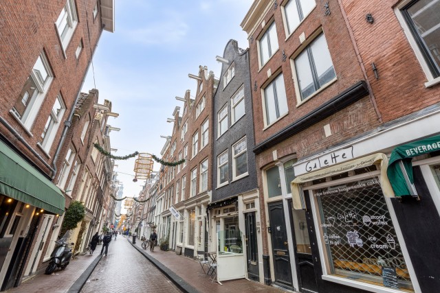 TweedeAnjeliersdwarsstraat6H1015NTAmsterdamNL-01.jpg
