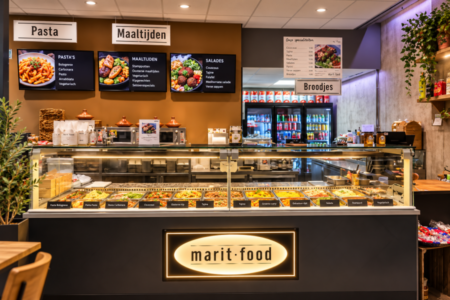 Afhaalrestaurant ter overname in Beek, Limburg — Top locatie winkelcentrum Makado Beek