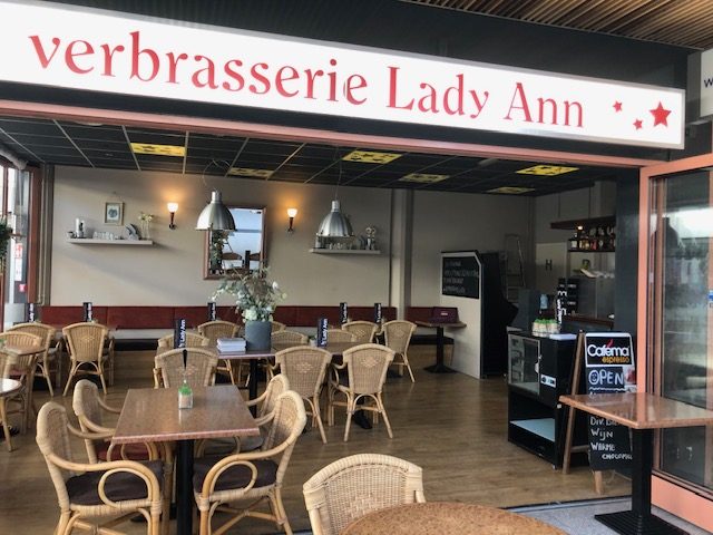 Café/restaurant ter overname in Zwijndrecht, Zuid-Holland — Verbrasserie Lady-Ann, Winkelcentrum Walburg