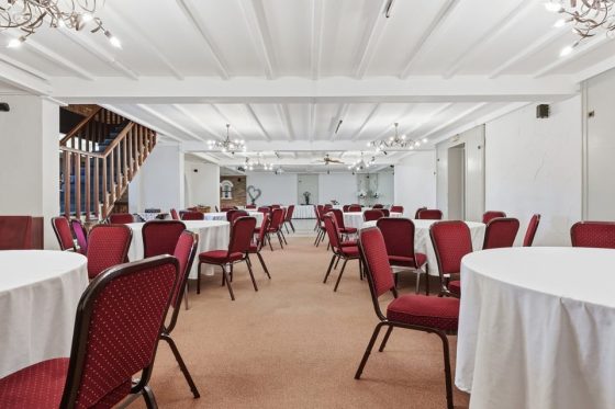 Zalencentrum te koop in Sint-Truiden, Vlaanderen — Feestzaal + woning Tongeren Borgloon